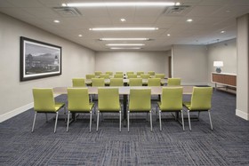 Holiday Inn Express & Suites Brenham South
