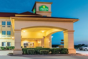 La Quinta Inn & Suites by Wyndham Bridgeport