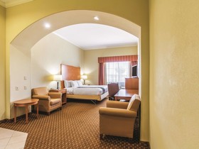 La Quinta Inn & Suites by Wyndham Bridgeport