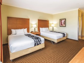 La Quinta Inn & Suites by Wyndham Bridgeport