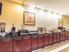 La Quinta Inn & Suites by Wyndham Bridgeport