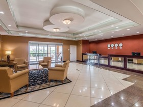 La Quinta Inn & Suites by Wyndham Bridgeport