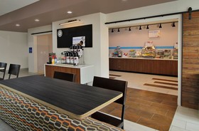 Holiday Inn Express & Suites Brookshire - Katy Freeway