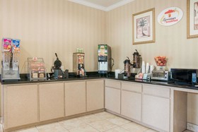 Super 8 by Wyndham Brookshire TX