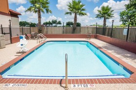 Super 8 by Wyndham Brookshire TX