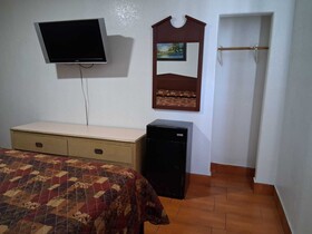 Best Value Inn Colonial