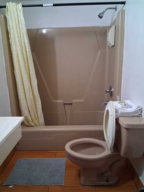 Best Value Inn Colonial