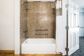 La Quinta Inn & Suites by Wyndham Brownwood