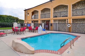 Americas Best Value Inn Buda