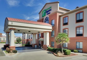 Holiday Inn Express & Suites Burleson/Ft. Worth