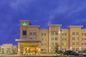 La Quinta Inn & Suites by Wyndham Burleson