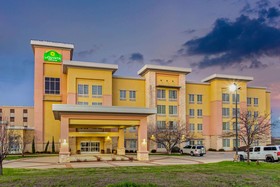 La Quinta Inn & Suites by Wyndham Burleson