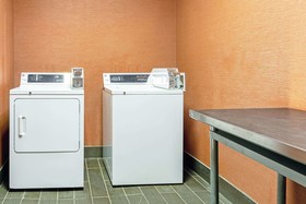 La Quinta Inn & Suites by Wyndham Burleson