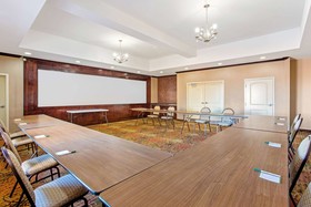 La Quinta Inn & Suites by Wyndham Burleson