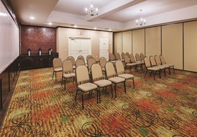 La Quinta Inn & Suites by Wyndham Burleson