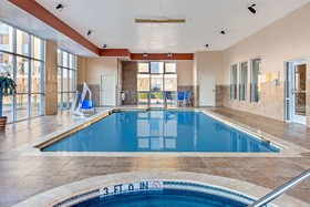 La Quinta Inn & Suites by Wyndham Burleson