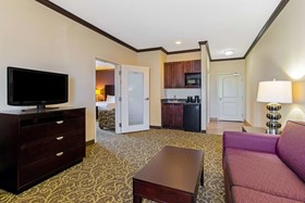 La Quinta Inn & Suites by Wyndham Burleson