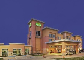 La Quinta Inn & Suites by Wyndham Burleson