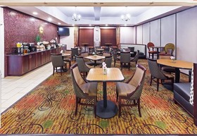 La Quinta Inn & Suites by Wyndham Burleson