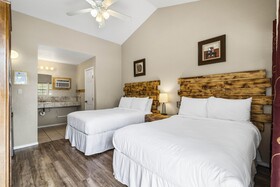 Canyon Lake Cabins