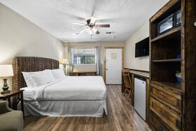 Canyon Lake Cabins