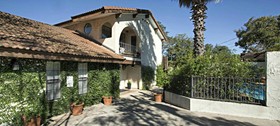 The Lakehouse Bed and Breakfast