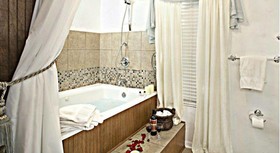 The Lakehouse Bed and Breakfast