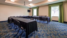 Best Western Plus Carrizo Springs Inn & Suites
