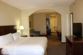 Holiday Inn Express & Suites Dallas Southwest-Cedar Hill, an IHG Hotel