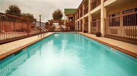 Best Western Cedar Inn