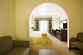Holiday Inn Express Hotel & Suites Childress