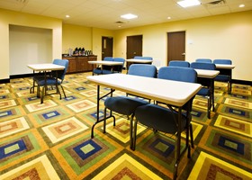 Holiday Inn Express Hotel & Suites Childress