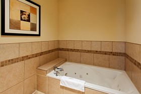 Holiday Inn Express Cleburne