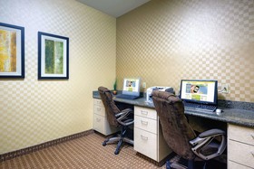 La Quinta Inn & Suites by Wyndham Cleburne