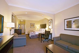 La Quinta Inn & Suites by Wyndham Cleburne