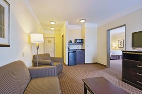 La Quinta Inn & Suites by Wyndham Cleburne