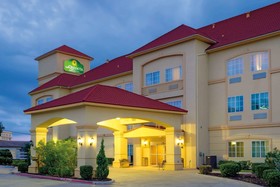 La Quinta Inn & Suites by Wyndham Cleburne