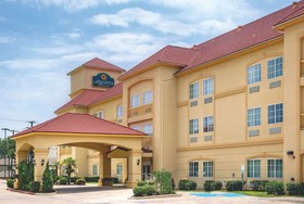 La Quinta Inn & Suites by Wyndham Cleburne