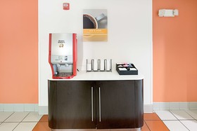 Motel 6 Cleburne