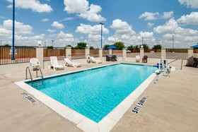 Motel 6 Cleburne