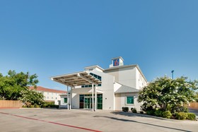 Motel 6 Cleburne