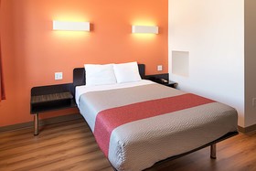 Motel 6 Cleburne