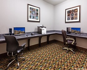 Holiday Inn Express & Suites Cleveland