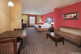 Holiday Inn Express & Suites Cleveland