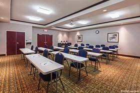 Holiday Inn Express & Suites Cleveland