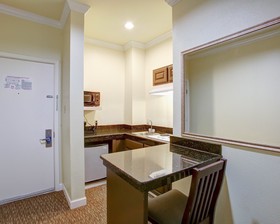 Comfort Suites Texas Ave.