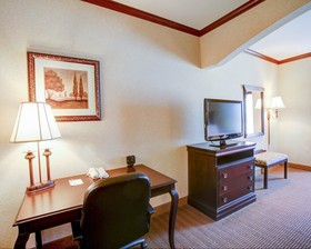 Comfort Suites University Drive
