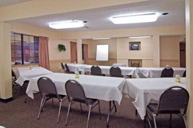 Days Inn by Wyndham College Station University Drive