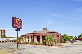 Days Inn by Wyndham College Station University Drive