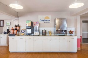 Days Inn by Wyndham College Station University Drive